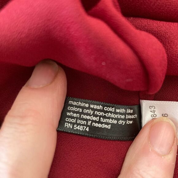 Limited burgundy ballerina skirt w/ netting or tulle at bottom🌹lined - Picture 8 of 9